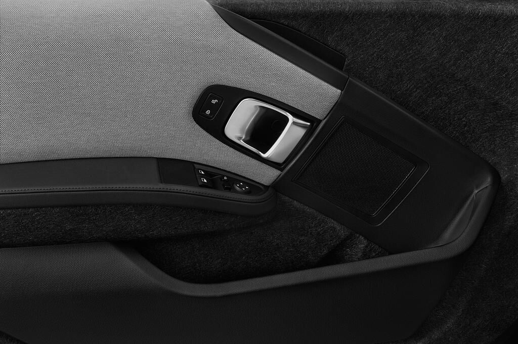BMW i3 (Baujahr 2018) S 5 Türen Bedienungselemente Tür