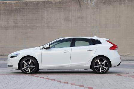 Volvo V40 D2