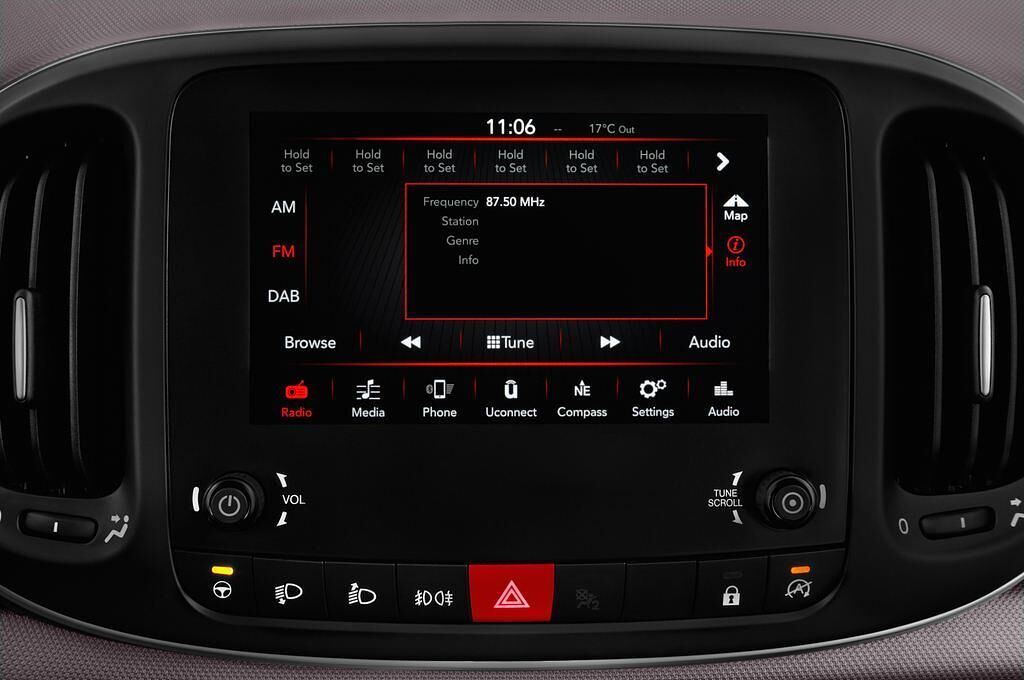 FIAT 500L (Baujahr 2018) Lounge 5 Türen Radio und Infotainmentsystem