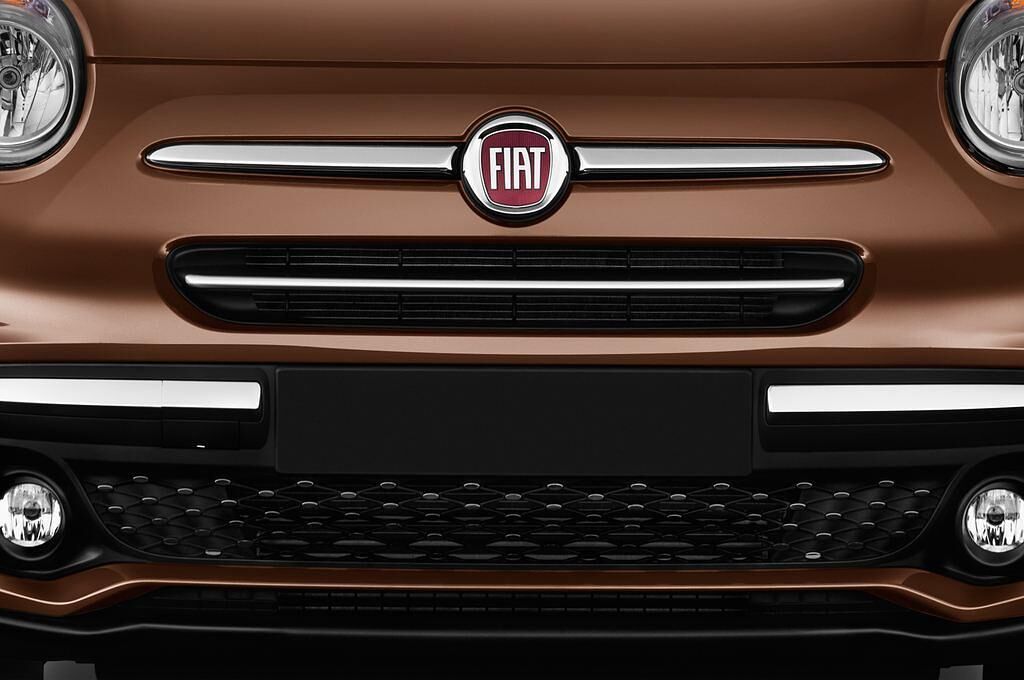 FIAT 500L (Baujahr 2018) Lounge 5 Türen Kühlergrill und Scheinwerfer