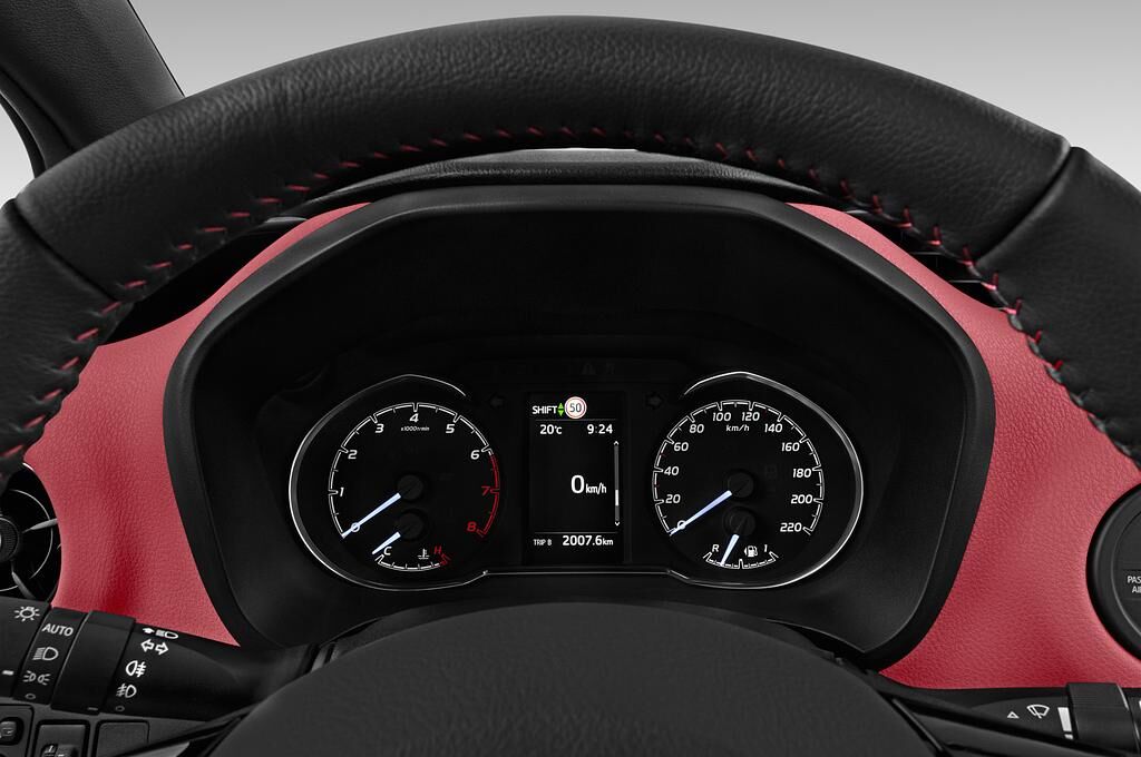 Toyota Yaris (Baujahr 2018) Style Selection 5 Türen Tacho und Fahrerinstrumente