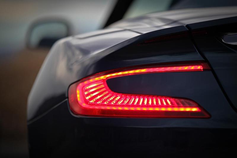 Aston Martin Vanquish Volante