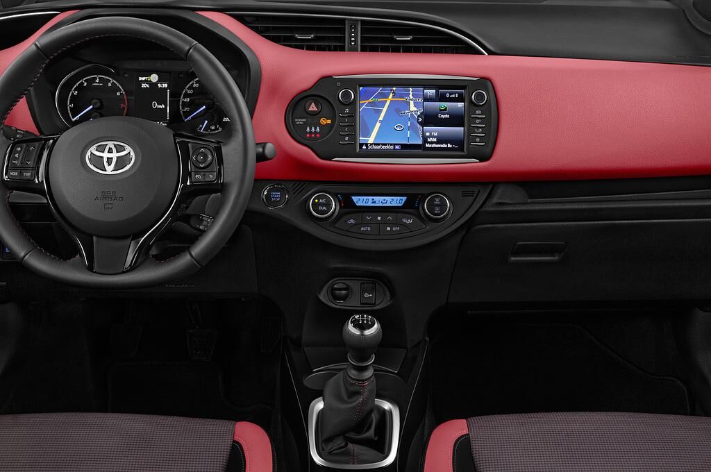 Toyota Yaris (Baujahr 2018) Style Selection 5 Türen Mittelkonsole