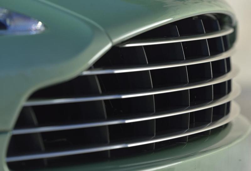 Aston Martin Vanquish Volante