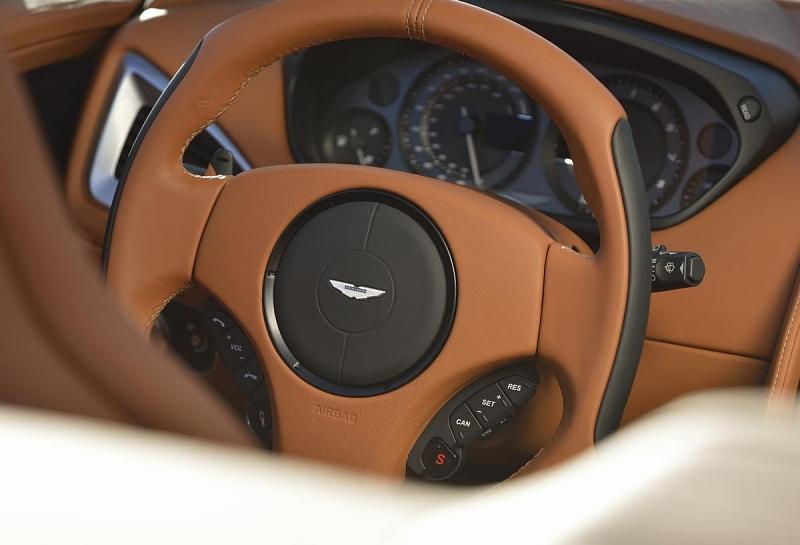 Aston Martin Vanquish Volante