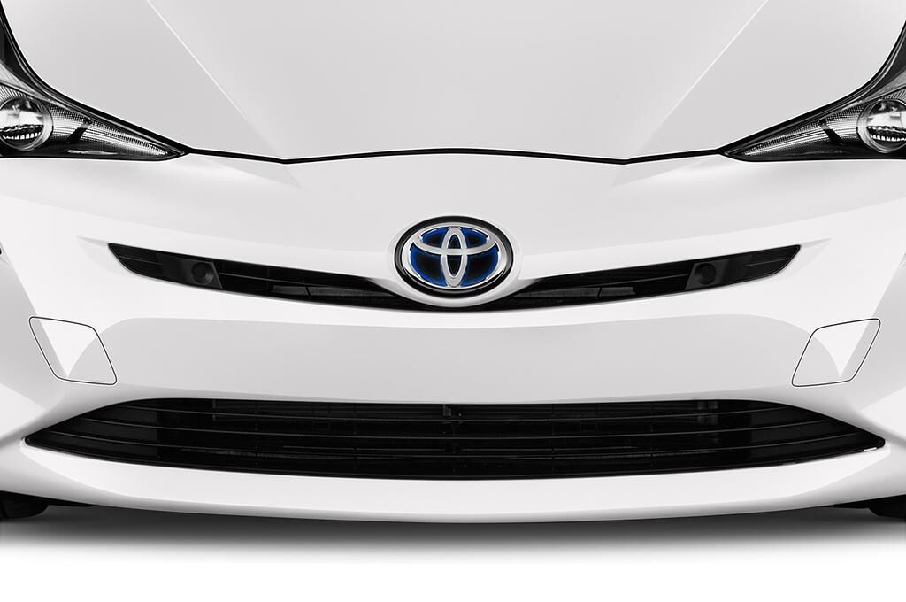 Toyota Prius (Baujahr 2018) Comfort 5 Türen Kühlergrill und Scheinwerfer