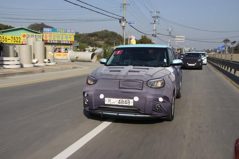 Kia Soul EV 2014 auf den Straßen von Seoul
