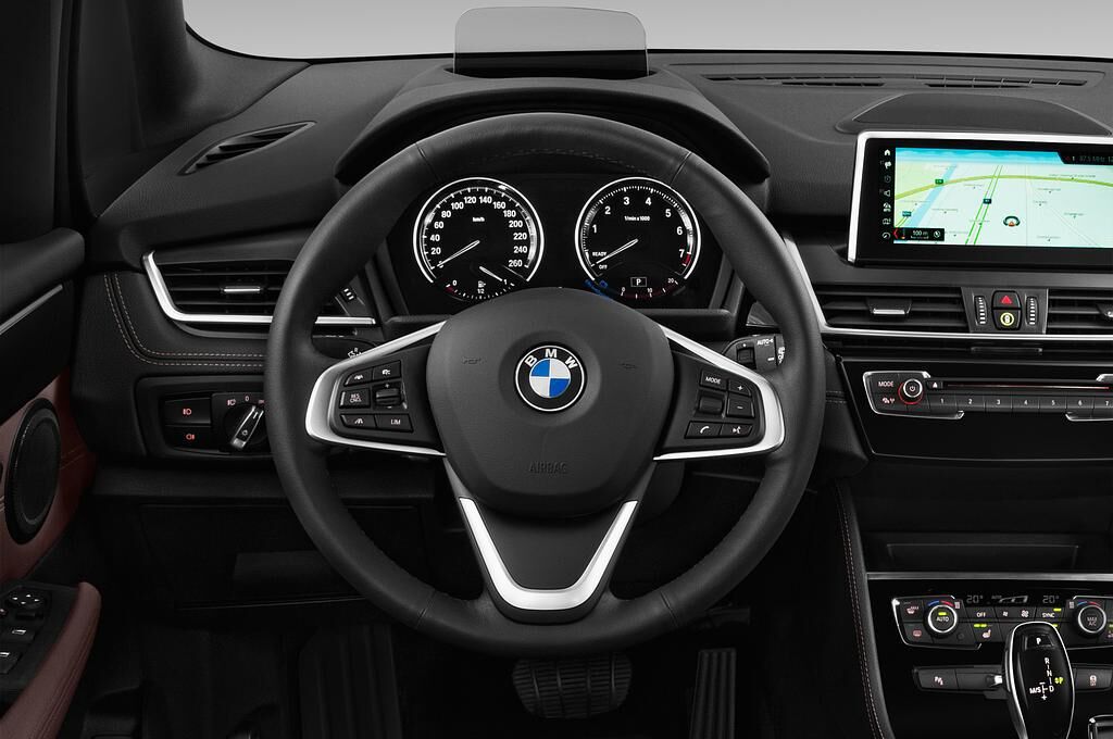 BMW 2 Series Gran Tourer (Baujahr 2018) Luxury Line 5 Türen Lenkrad