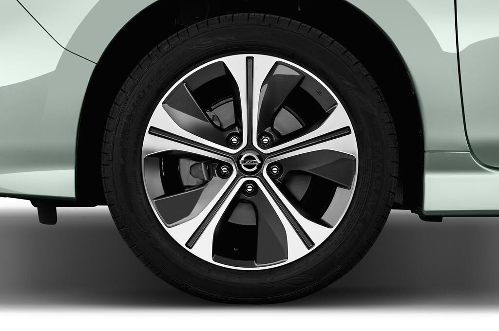 Nissan Leaf (Baujahr 2018) Tekna 5 Türen Reifen und Felge