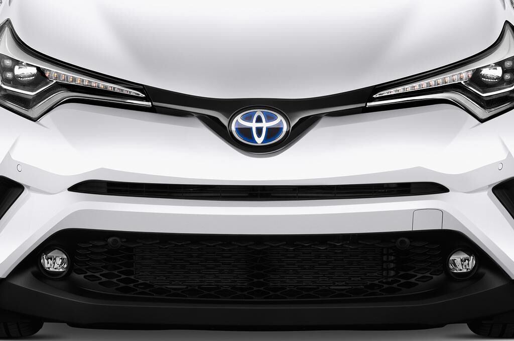 Toyota C-HR (Baujahr 2018) Selection 5 Türen Kühlergrill und Scheinwerfer