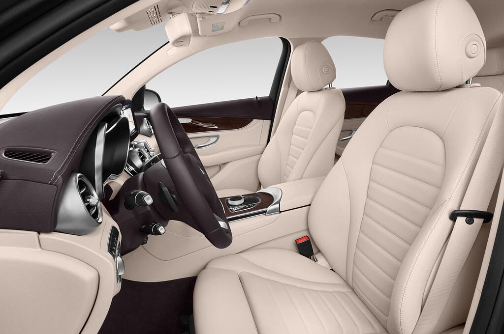 Mercedes GLC Coupe (Baujahr 2018) Standard 5 Türen Vordersitze