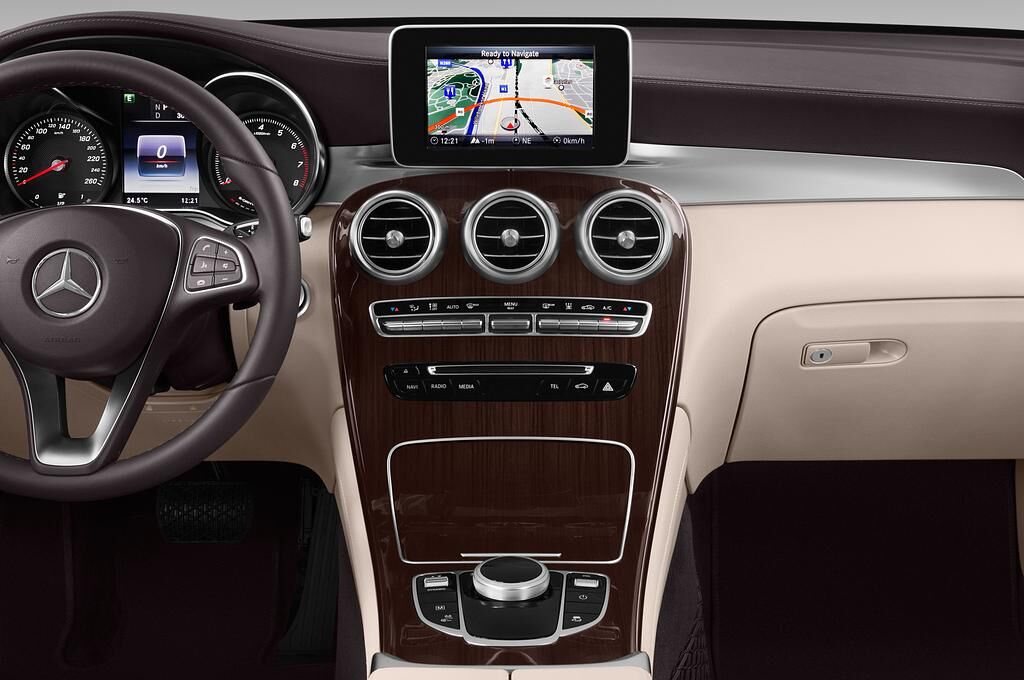 Mercedes GLC Coupe (Baujahr 2018) Standard 5 Türen Mittelkonsole