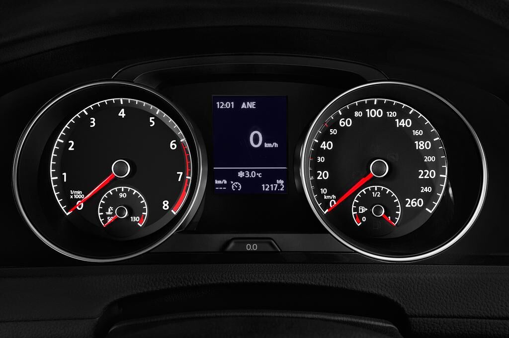 Volkswagen Golf Variant (Baujahr 2018) Comfortline 5 Türen Tacho und Fahrerinstrumente
