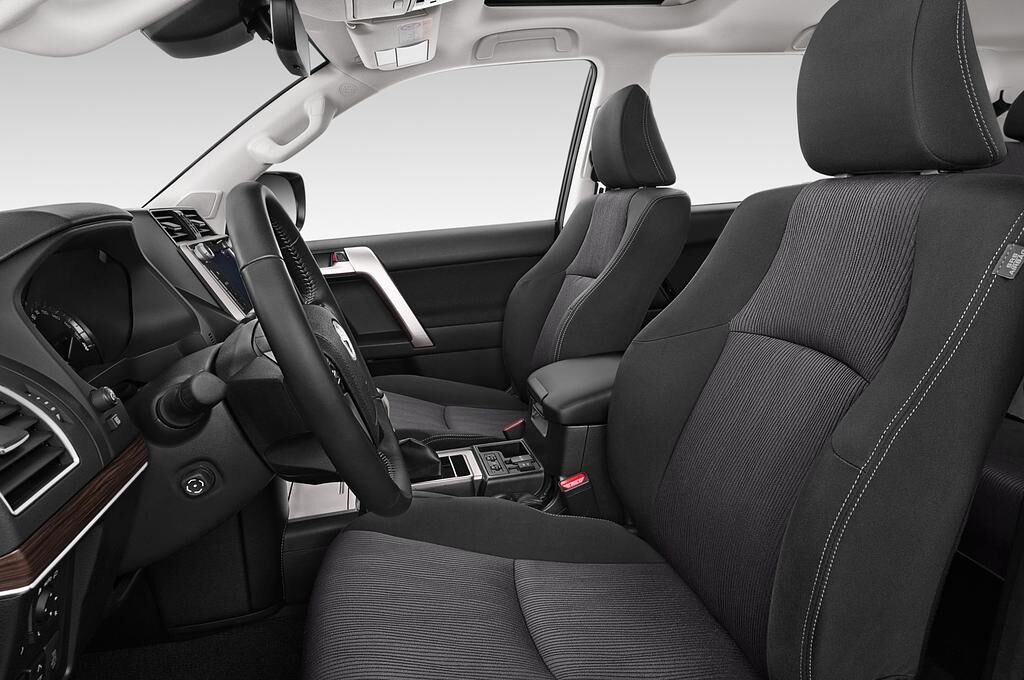 Toyota Land Cruiser 150 (Baujahr 2018) Executive 3 Türen Vordersitze