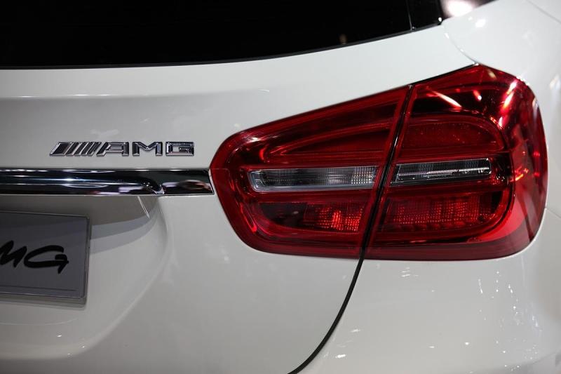 Die Heckleuchten des Mercedes-Benz Concept GLA 45 AMG