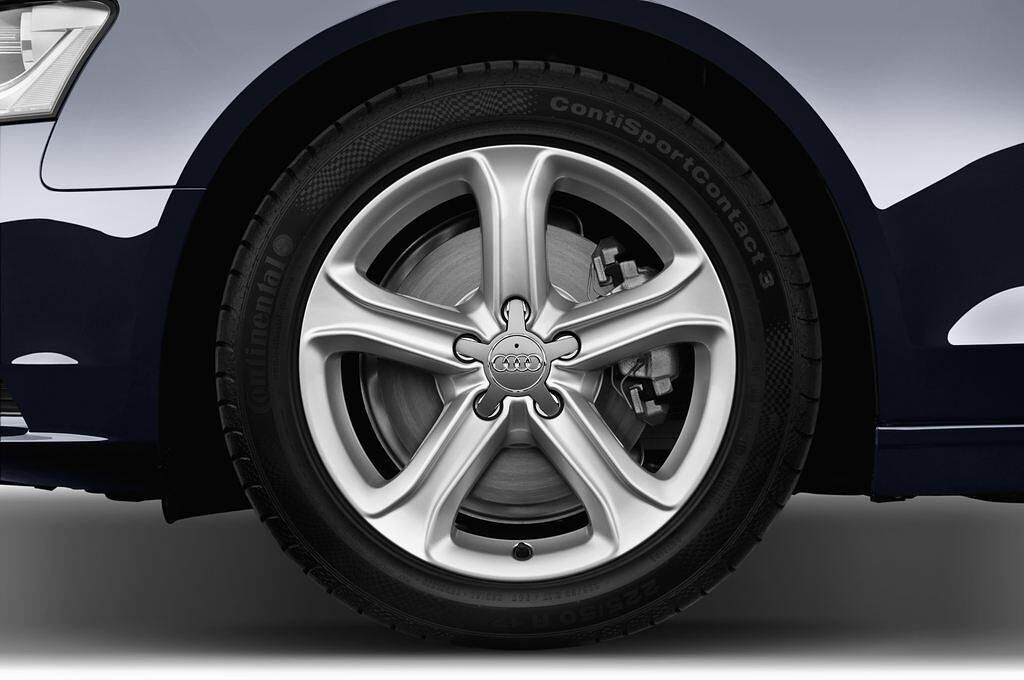 Audi A4 (Baujahr 2013) Ambition 4 Türen Reifen und Felge
