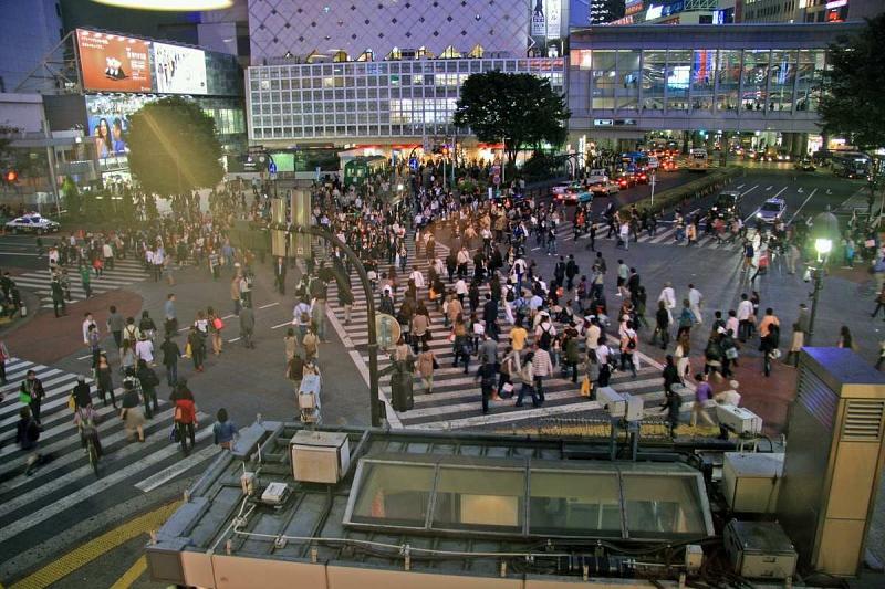 Eine der meist frequentierten Kreuzungen der Welt in Tokios Stadtteil Shibuya.