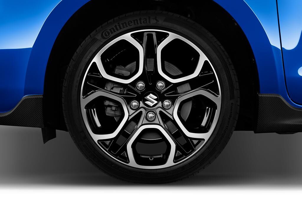 Suzuki Swift Sport (Baujahr 2018) Base 5 Türen Reifen und Felge