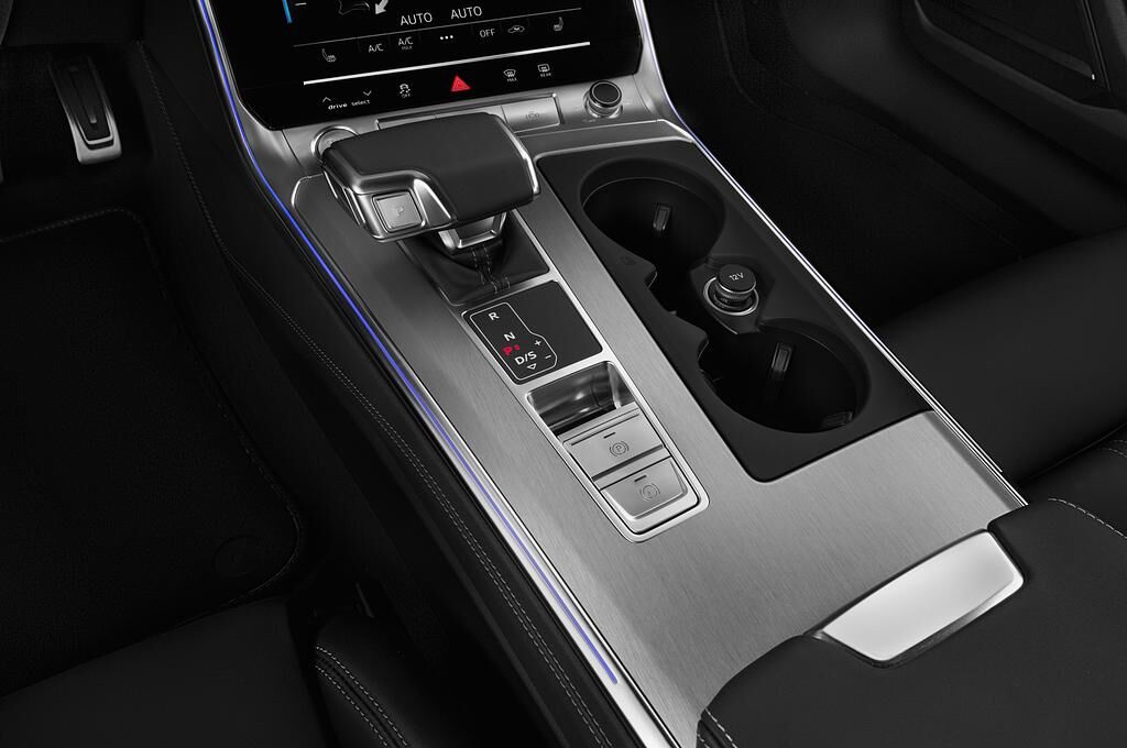 Audi A6 Avant (Baujahr 2019) Sport 5 Türen Schalthebel