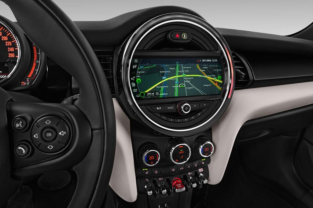 MINI MINI (Baujahr 2018) Cooper S Chilli 5 Türen Temperatur und Klimaanlage