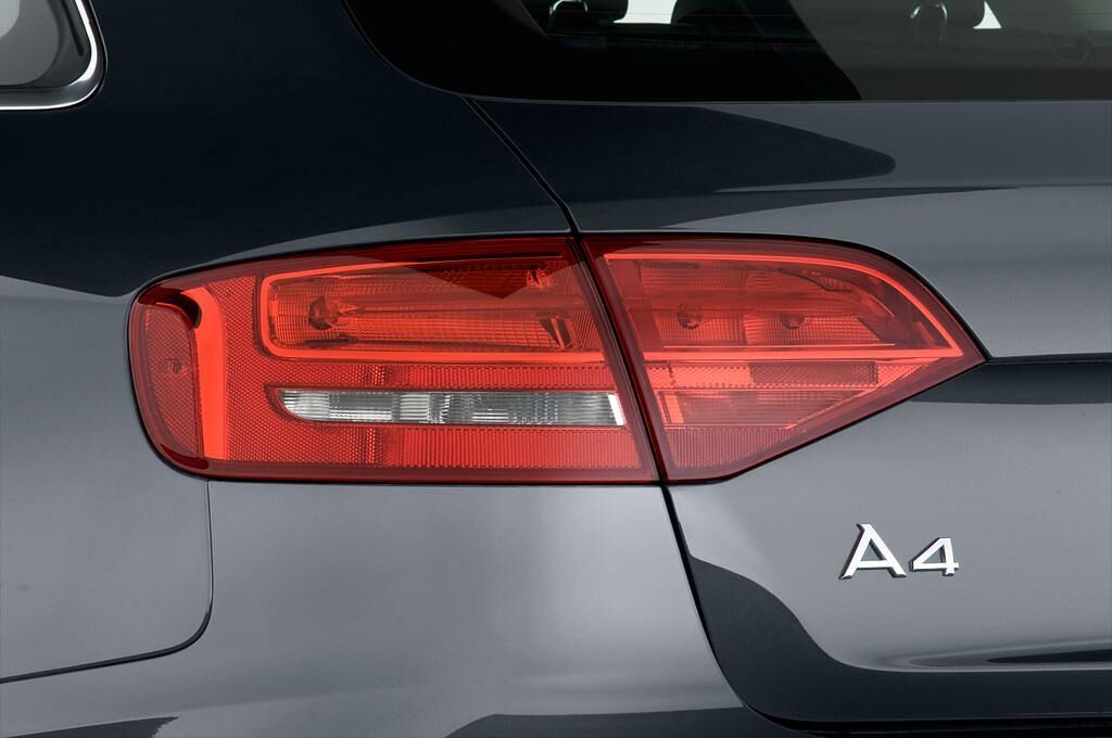 Audi A4 (Baujahr 2010) Avant 5 Türen Rücklicht