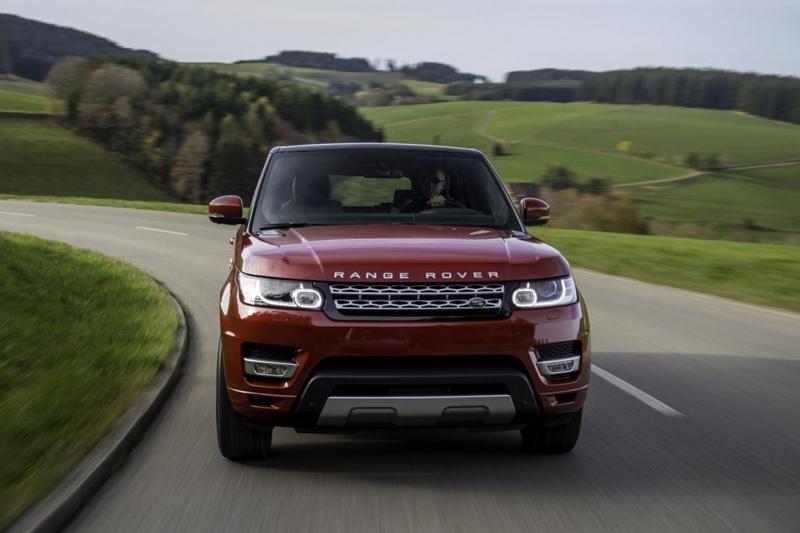Der Range Rover Sport SD V8 überzeugt auf der Straße