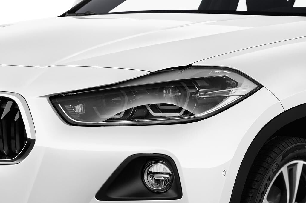 BMW X2 (Baujahr 2018) Advantage Plus 5 Türen Scheinwerfer