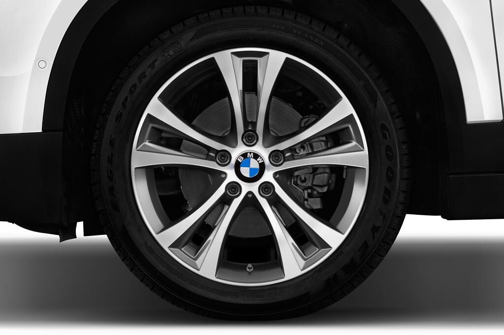 BMW X2 (Baujahr 2018) Advantage Plus 5 Türen Reifen und Felge