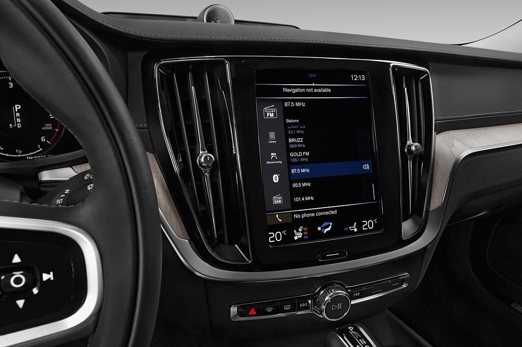 Volvo V60 (Baujahr 2019) Inscription 5 Türen Radio und Infotainmentsystem