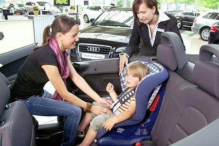 Kindersitz: 20 Jahre Sicherungspflicht im Pkw Kindersitz: 20 Jahre Sicherungspflicht im Pkw