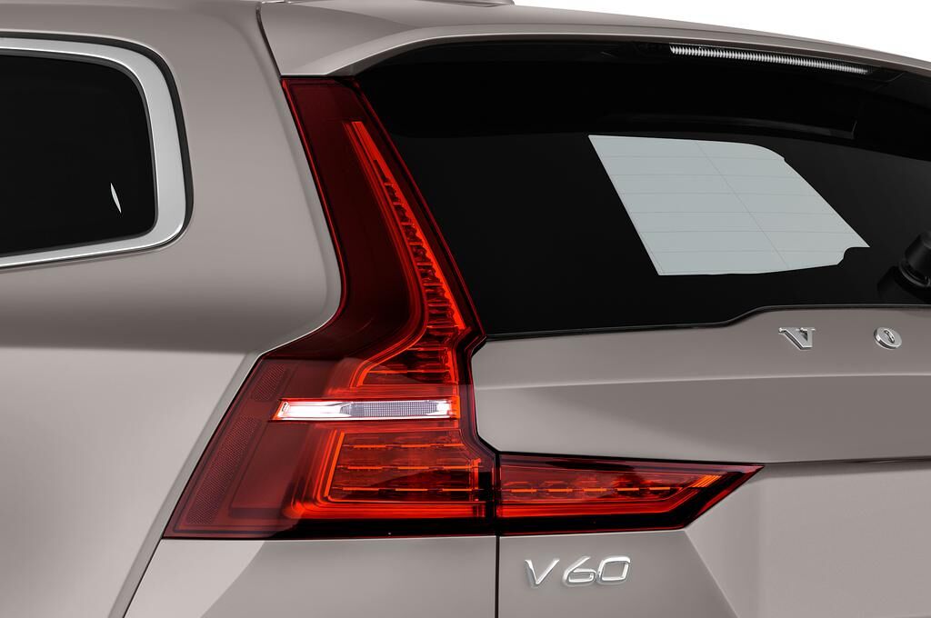 Volvo V60 (Baujahr 2019) Inscription 5 Türen Rücklicht