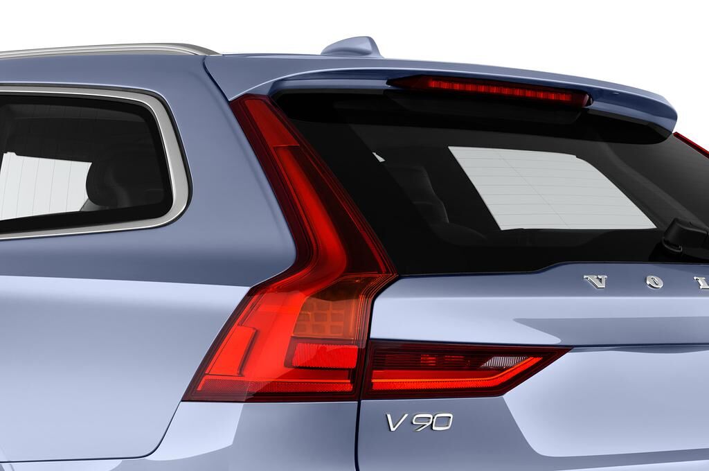 Volvo V90 (Baujahr 2019) Momentum 5 Türen Rücklicht