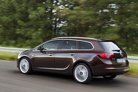 Opel Astra Modelljahr 2013