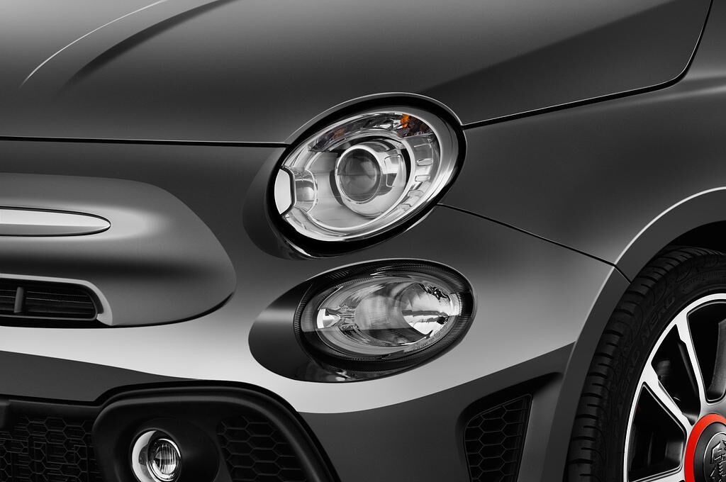 Abarth 595 Turismo (Baujahr 2018) - 2 Türen Scheinwerfer