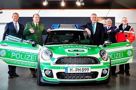 MINI mit Blaulicht im Einsatz