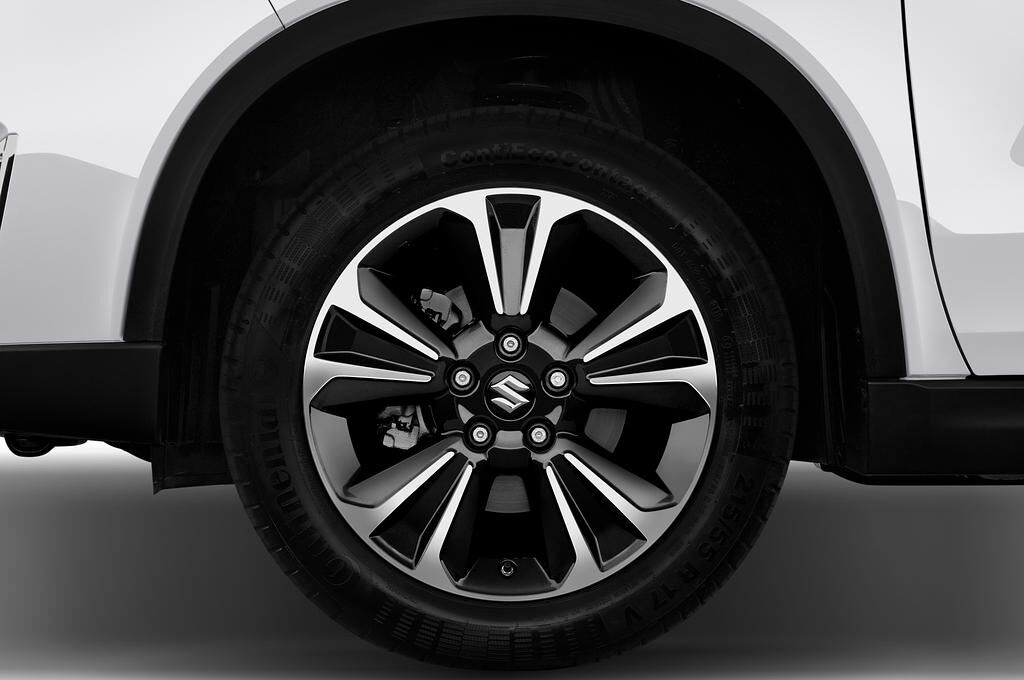 Suzuki Vitara (Baujahr 2019) Comfort+ 5 Türen Reifen und Felge