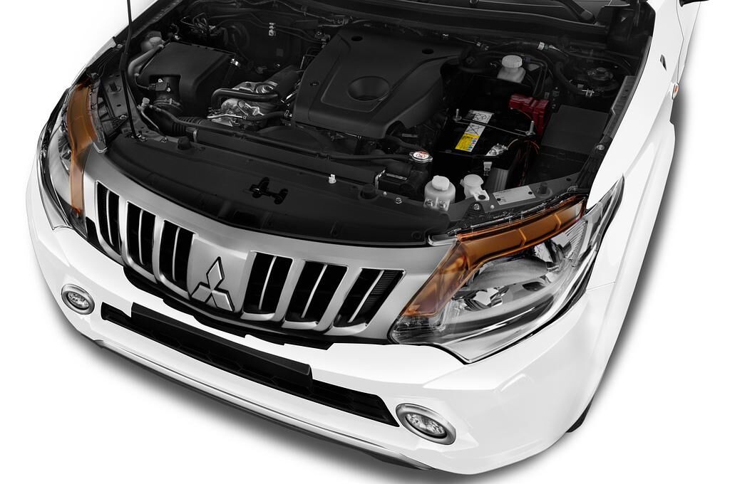 Mitsubishi L200 (Baujahr 2018) Plus 2 Türen Motor