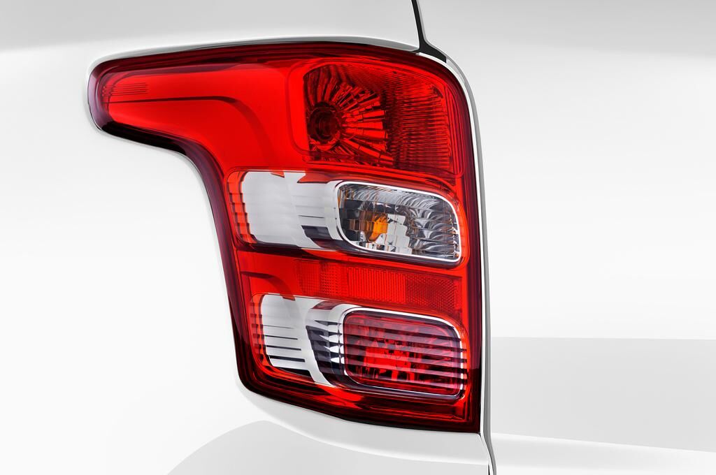 Mitsubishi L200 (Baujahr 2018) Plus 2 Türen Rücklicht