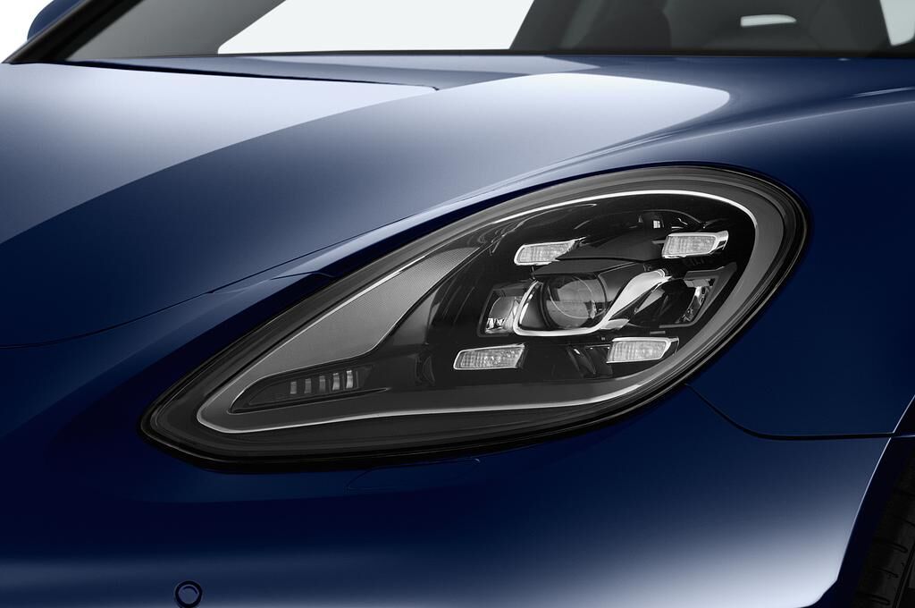 Porsche Panamera (Baujahr 2018) 4S 5 Türen Scheinwerfer