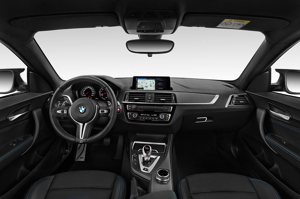 BMW M2 Competition (Baujahr 2019) Base 2 Türen Cockpit und Innenraum