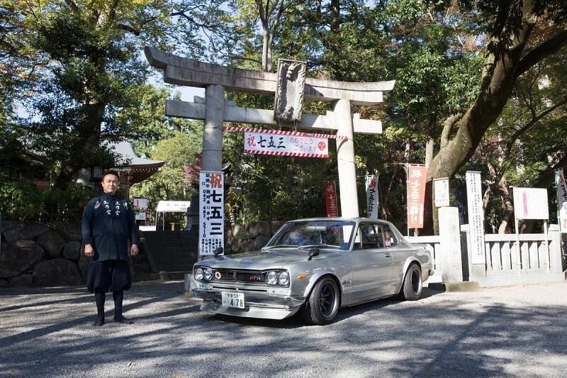 Gärtner Hiroaki Shinomiya ist stolzer Besitzer eines intern KPGC10 genannten GT-R der ersten Generation.