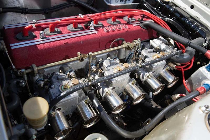Der 2,0 Liter große Sechszylinder-Motor.
