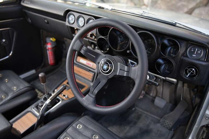 Das Cockpit des Skyline.