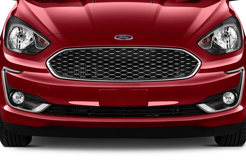 Ford Ka+ (Baujahr 2019) Cool & Connect 5 Türen Kühlergrill und Scheinwerfer