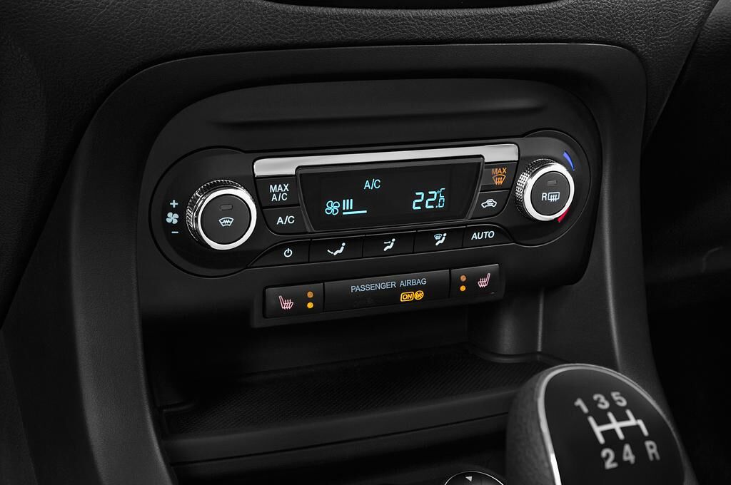 Ford Ka+ (Baujahr 2019) Cool & Connect 5 Türen Temperatur und Klimaanlage