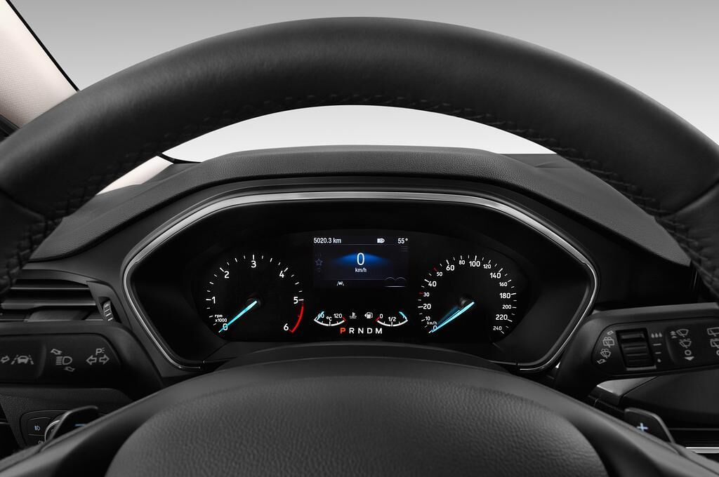 Ford Focus (Baujahr 2018) Titanium 5 Türen Tacho und Fahrerinstrumente
