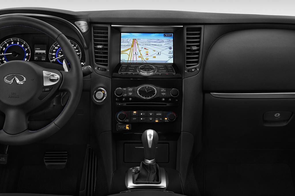Infiniti QX70 (Baujahr 2018) S 5 Türen Mittelkonsole