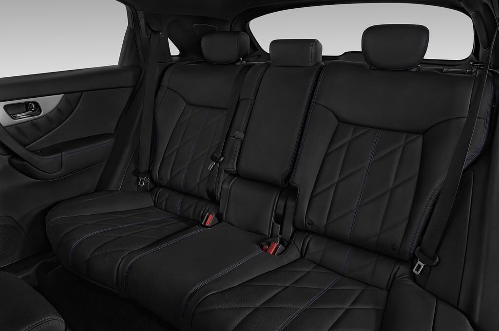 Infiniti QX70 (Baujahr 2018) S 5 Türen Rücksitze