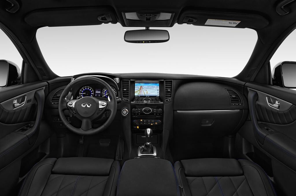 Infiniti QX70 (Baujahr 2018) S 5 Türen Cockpit und Innenraum