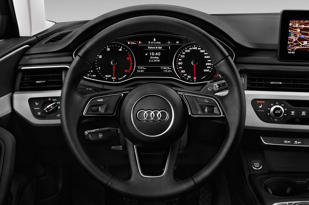 Audi A4 (Baujahr 2016) Sport 5 Türen Lenkrad